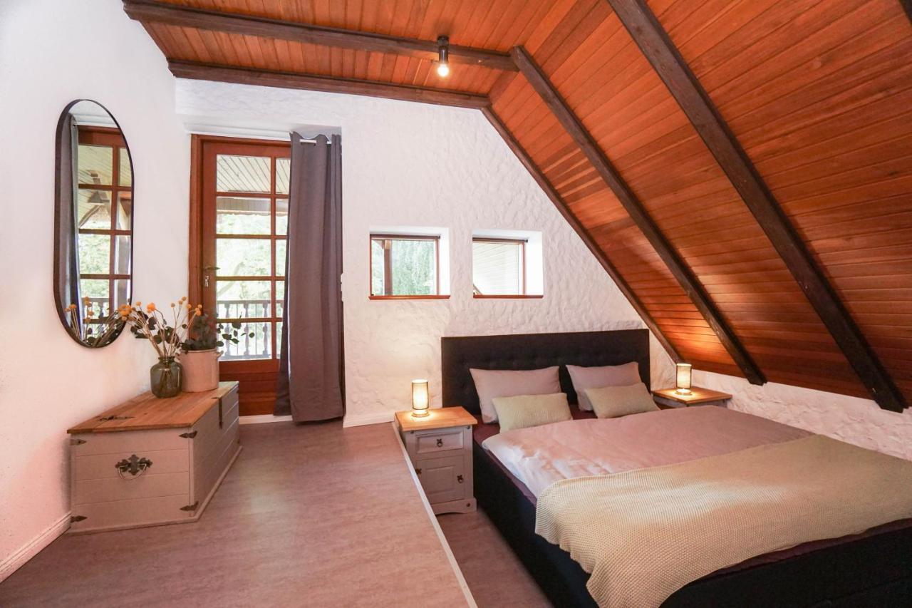 Ruhe Unter Reet-Haus Mit Sauna, Whirlpool Und Kamin Gnarrenburg المظهر الخارجي الصورة