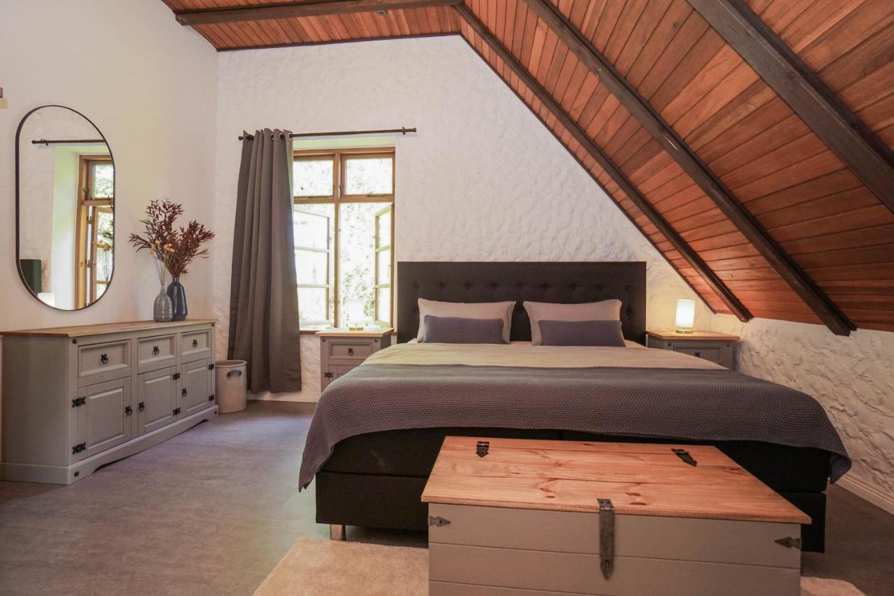 Ruhe Unter Reet-Haus Mit Sauna, Whirlpool Und Kamin Gnarrenburg المظهر الخارجي الصورة