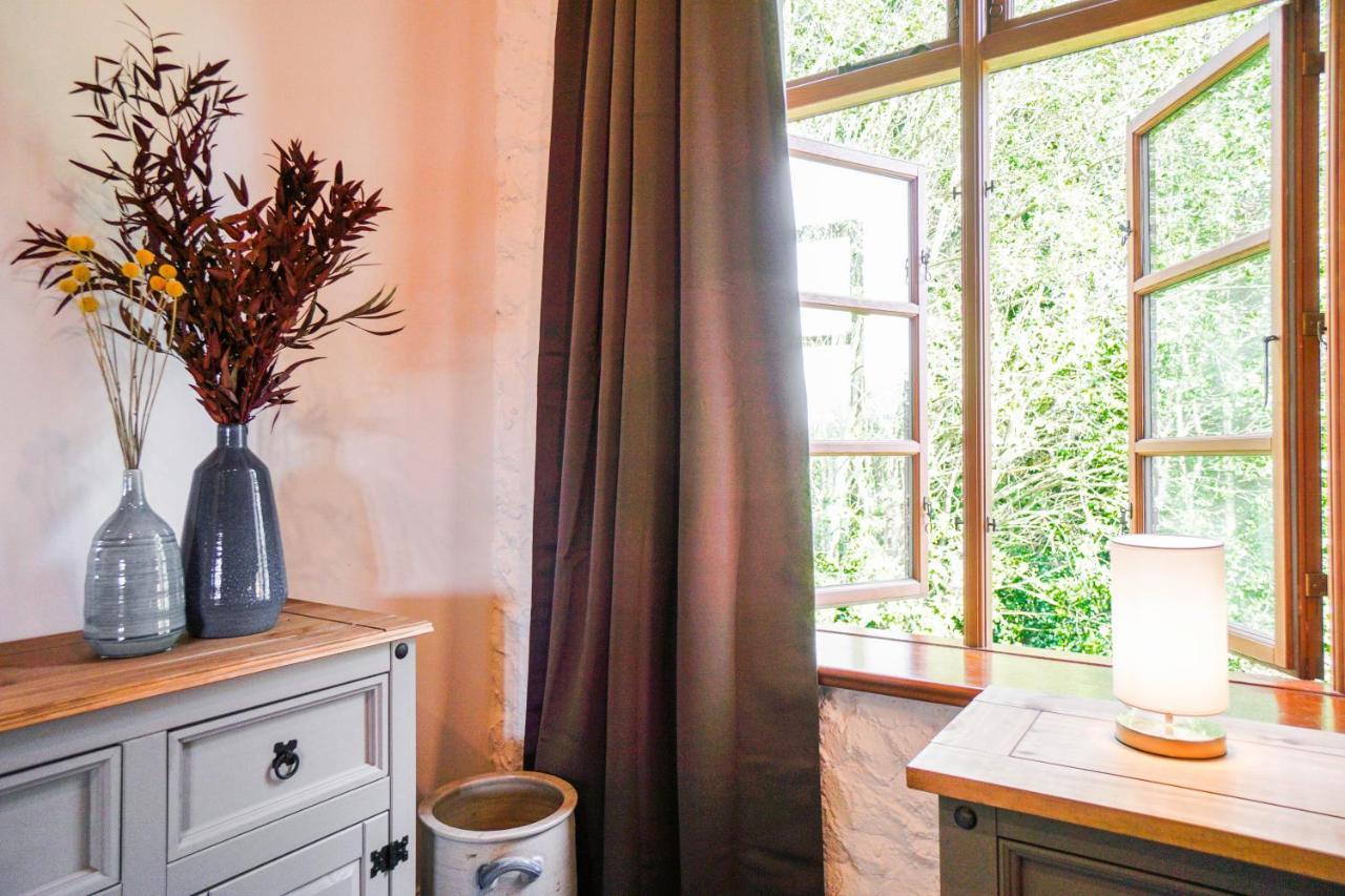 Ruhe Unter Reet-Haus Mit Sauna, Whirlpool Und Kamin Gnarrenburg المظهر الخارجي الصورة