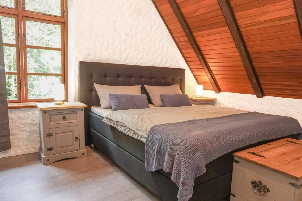 Ruhe Unter Reet-Haus Mit Sauna, Whirlpool Und Kamin Gnarrenburg المظهر الخارجي الصورة